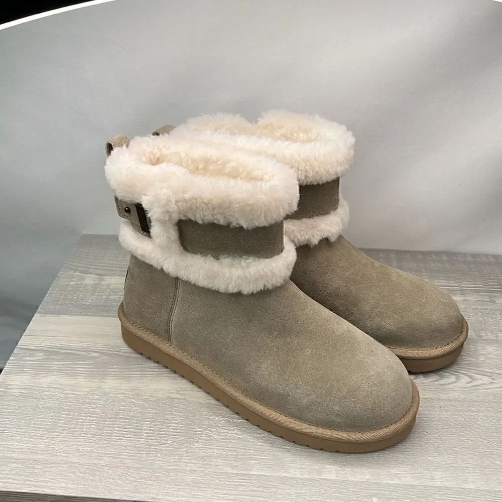 UGG - Picture 7 of 14